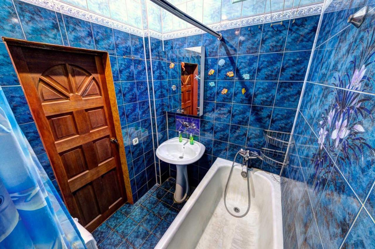 Three-Room Apartment Near Ocean Plaza Kyiv Exterior foto