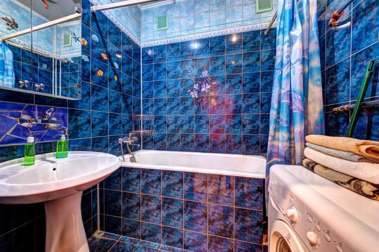 Three-Room Apartment Near Ocean Plaza Kyiv Exterior foto